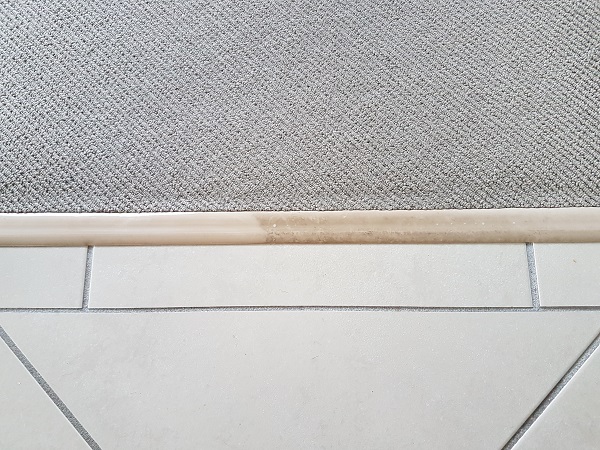 Carpet Tips, cleaning plastic capping